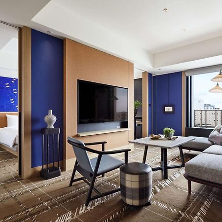Hyatt Centric Kanazawa Ngoại thất bức ảnh A suite at the hotel