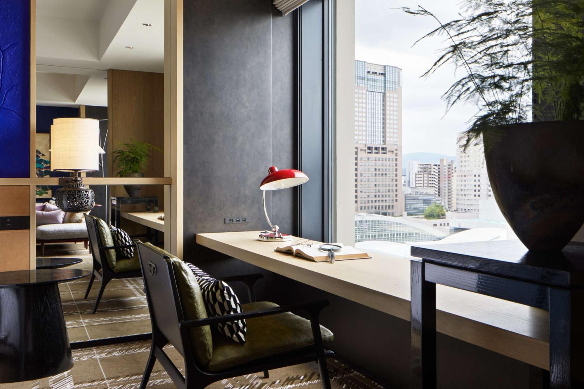 Hyatt Centric Kanazawa Ngoại thất bức ảnh A work desk in a hotel room