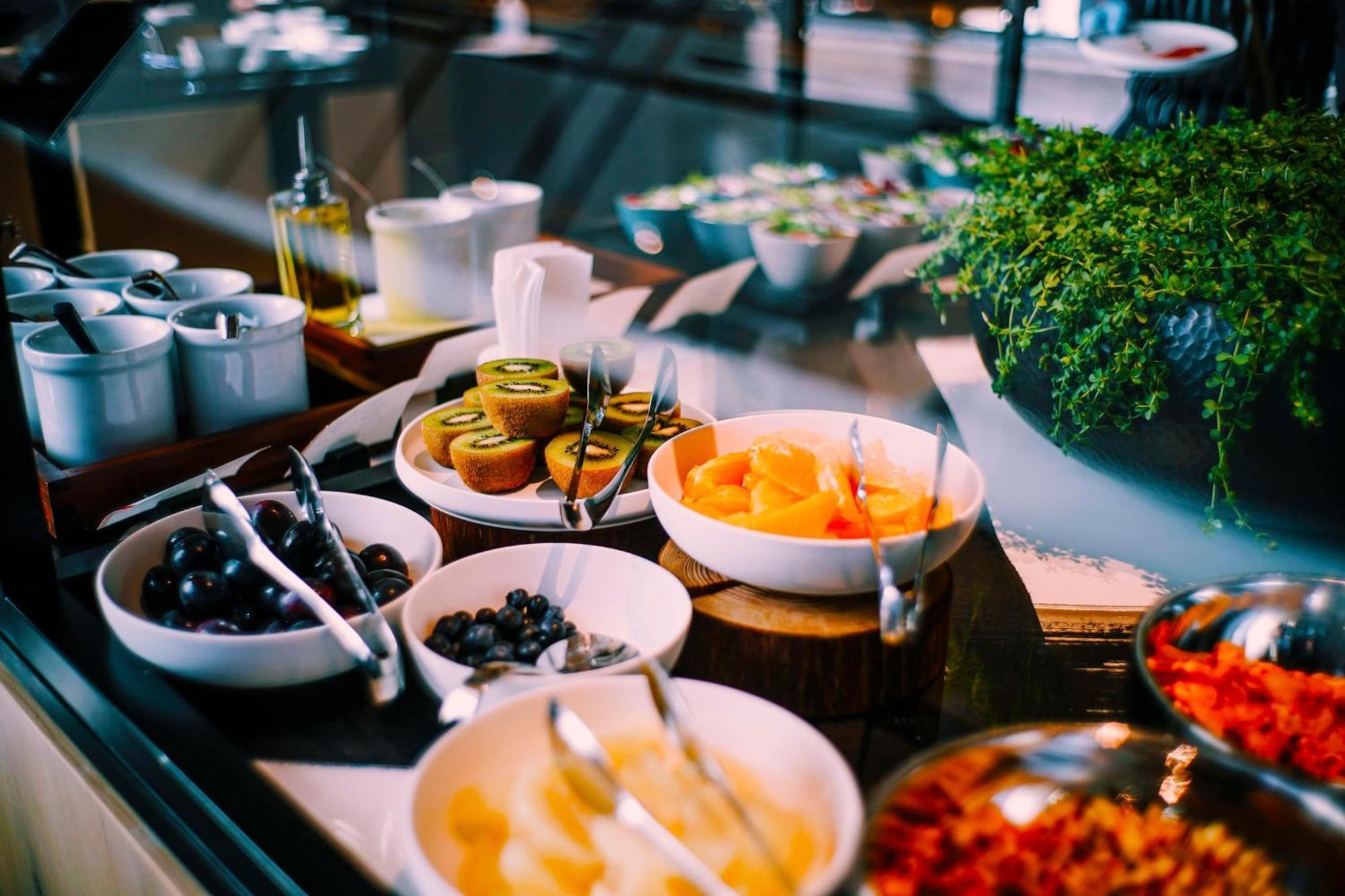 Hyatt Centric Kanazawa Ngoại thất bức ảnh A buffet at a hotel
